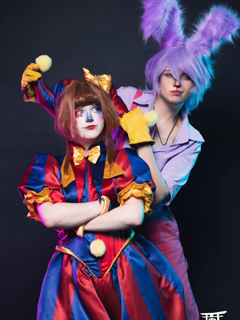 "Дамы вперёд. А, стоп, зачем я это сказала?" Pomni: @lurixx.cos Jax: @biums__ Photographer: @shashinstudio Convention: @lajapanstrasbourg Pomni cosplay: @miccos