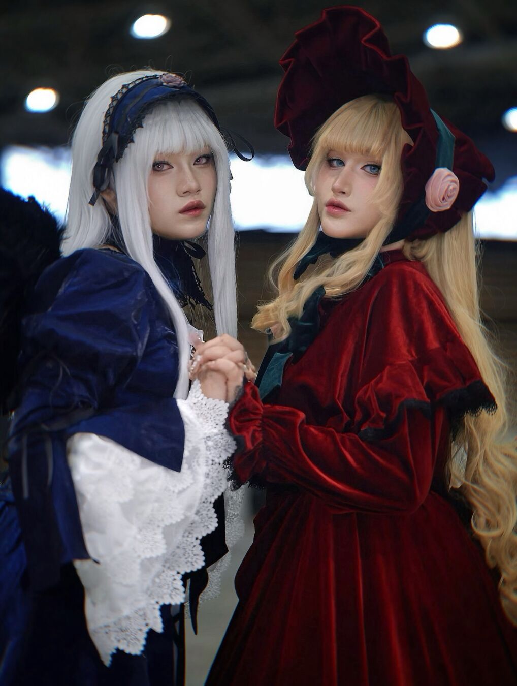 «Жить — значит бороться. Не так ли?» - Синку 🥀 ~ Фотограф @soulygraphy 📸 Синку @_kuromii_cos Суйгинто @ovava_cos 🪽 ~ Теги 🏷️ #rozenmaiden #rozenmaidencosplay #s