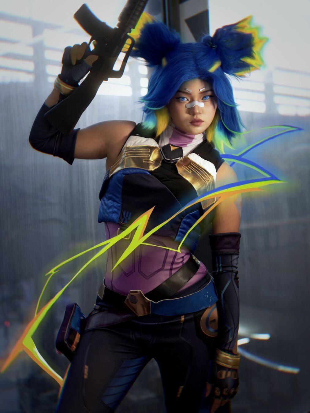 "ЭЙ! Я В БЕШЕНСТВЕ!" - Neon ⚡️ - Обожаю этот косплей 💙 Она моя мейн! А кто ваши мейны? 🤭✨ - Фотограф: @rem.pics 📸 Обработка: @artsofcami спасибо, подруга