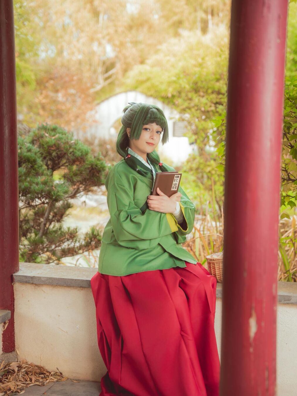 🌿💚А вот и Мао Мао 💚🌿 Спасибо @rem.pics за эту потрясающую фотосессию, которую мы устроили в @jardinyili, спасибо за радушный приём 💚 И моей спасительнице съёмки