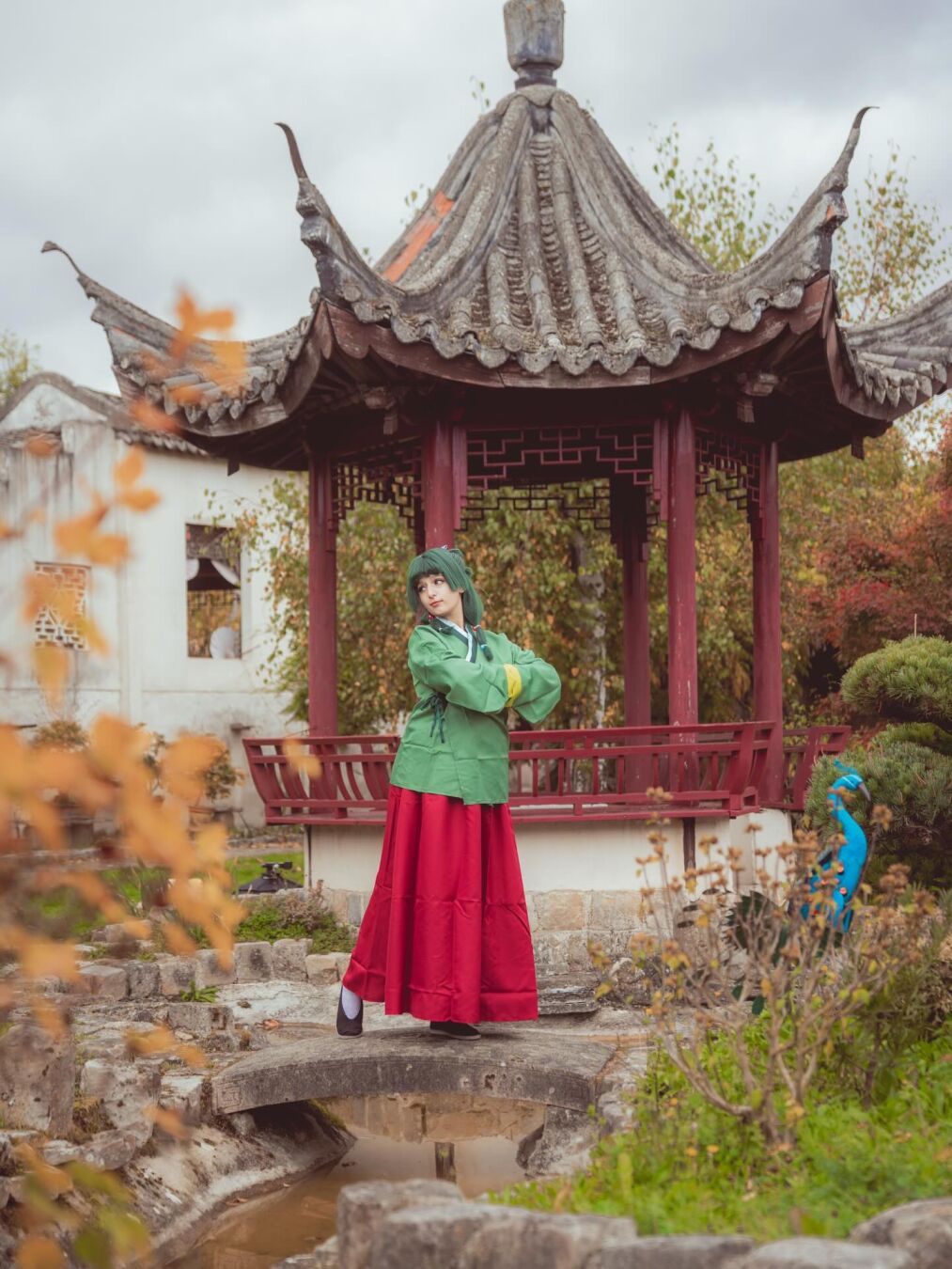 🌱 Ещё одно фото со съёмки в @jardinyili с @rem.pics 🌱 Локация оказалась просто идеальной для этого образа, я в восторге от результата 🥹🌱 Огромное спасибо @sarah