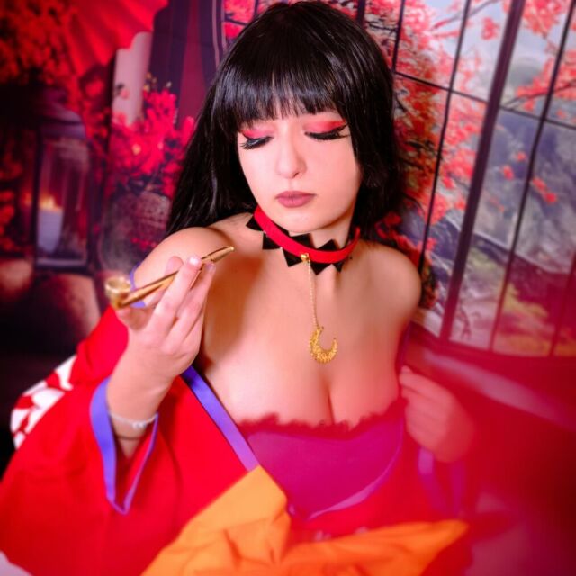 Yuuko Ichihara 👘🪡 Наконец-то сбылось то, чего я так долго ждала — снять её в красной японской эстети