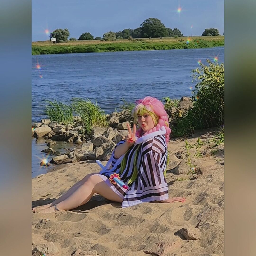 🩷В жизни ты можешь бороться с чем угодно, но не со своими чувствами.🩷 Этот меч мне подарил мой любимый @starguardiannova, спасибо ещё раз. 👩🏼‍❤️‍💋‍👨🏽💍😘❤️ 📸: @sa
