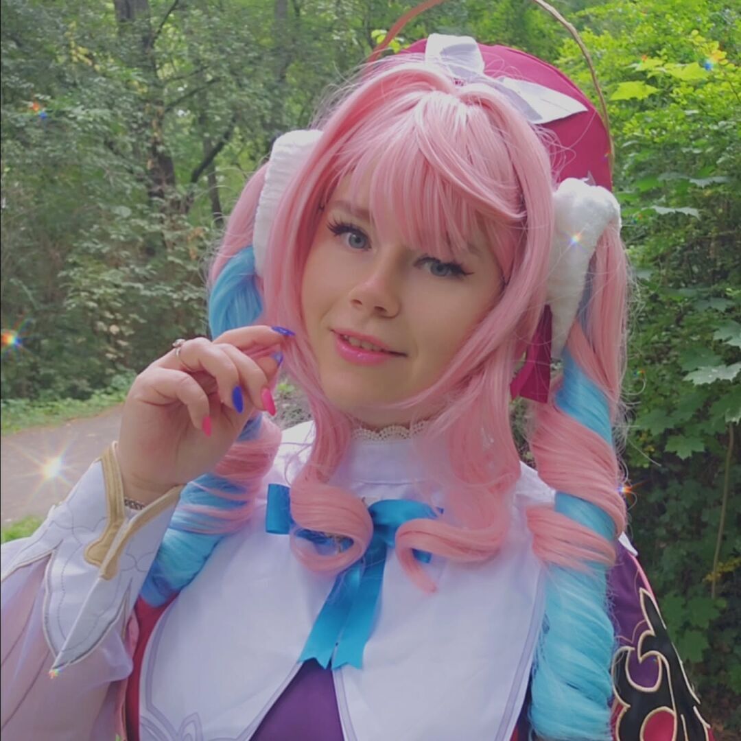 💞Если хочешь летать, нужно отпустить то, что тянет тебя вниз.💞 ~ Тони Моррисон Косплеер: Hyacine ~ @_annie_chan_211 #honkaistarrailcosplay #honkaistarrail #honk