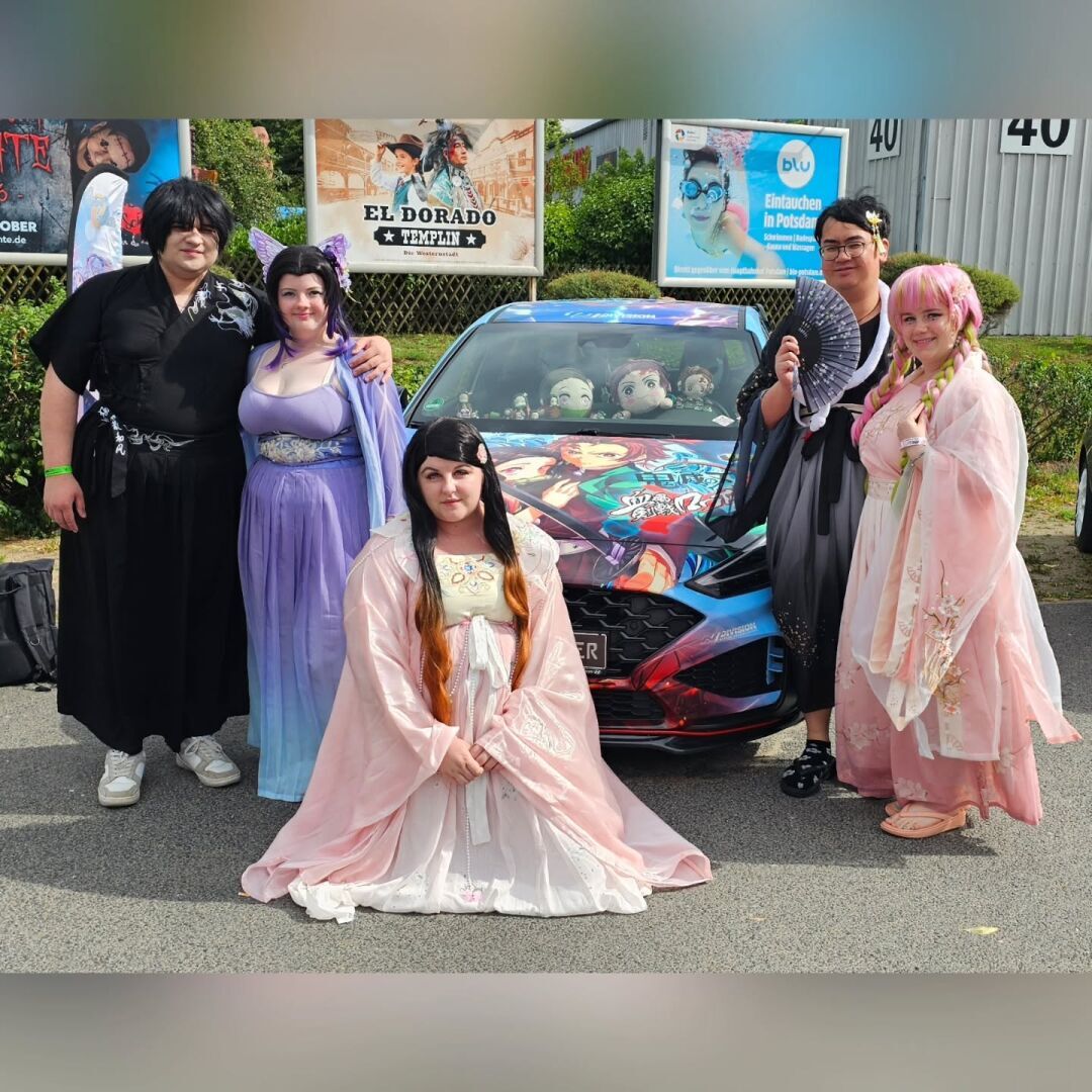 Сегодня был наш 2-й день на AnimeMesse в Бабельсберге. 🥰 Погода не подкачала, день выдался просто невероятно прекрасным. Мы встретили много друзей и знакомых. А
