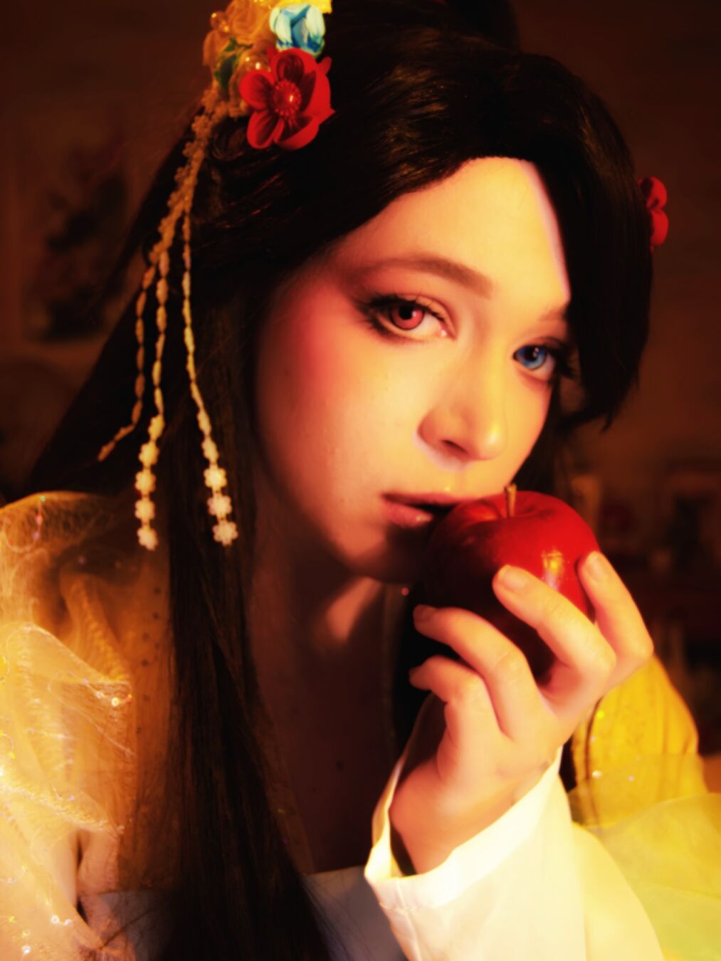 🍏Главная героиня из Love and Deepspace🍎 Разумеется, яблоко — это КАЛЕБ С того момента, как я увидела трейлер к китайскому Новому году, Я ЗНАЛА, ЧТО ДОЛЖНА СДЕЛА