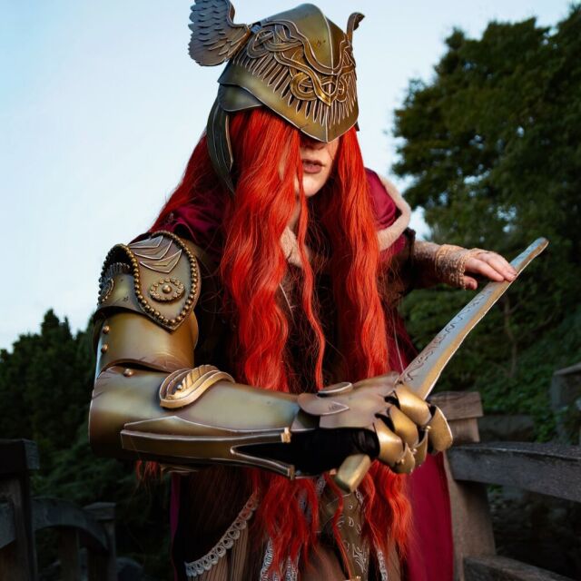 Фото @goldenbirdcosplay на Geniro Gram