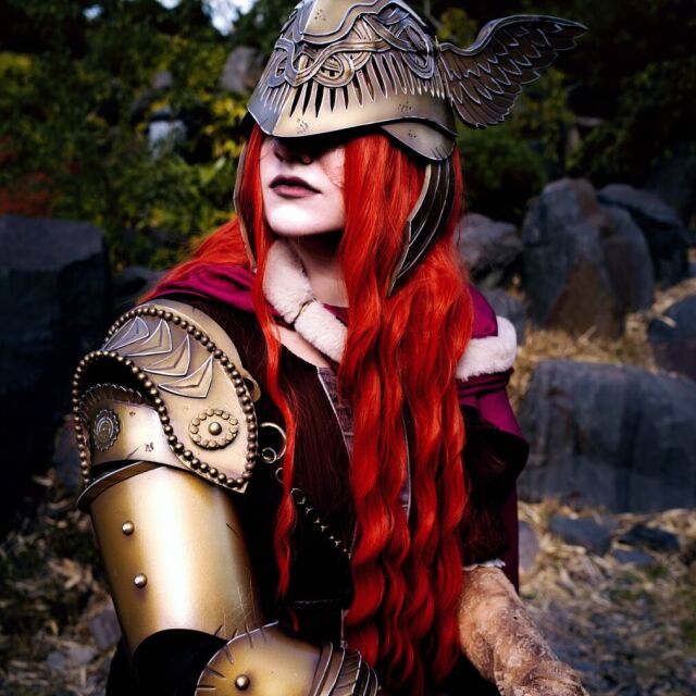 Фото @goldenbirdcosplay на Geniro Gram