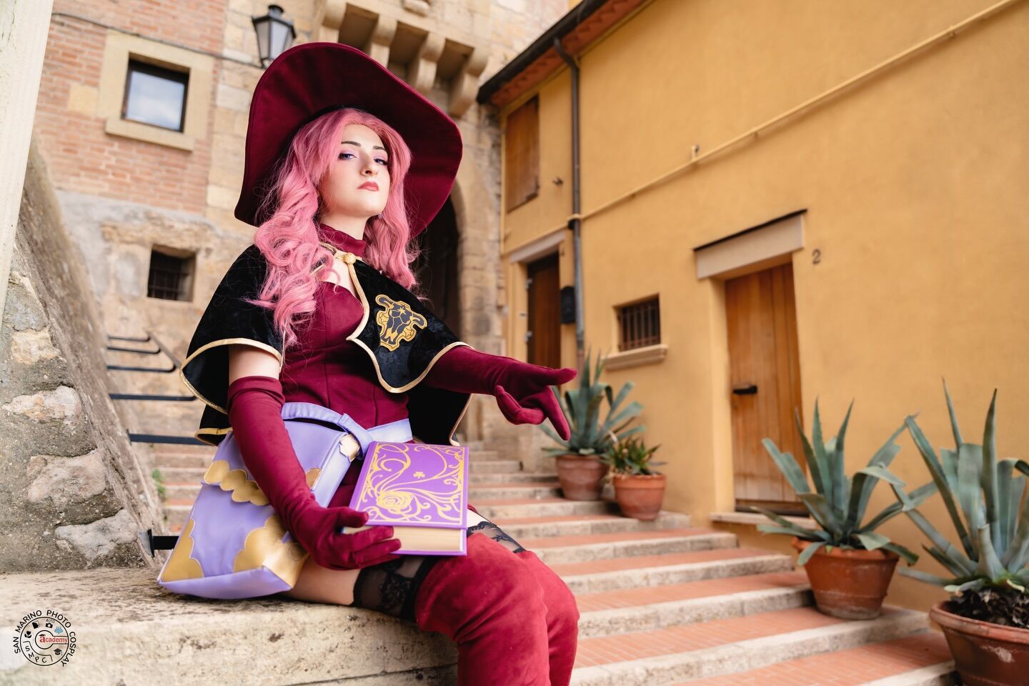 ~𝓭𝓮𝓼𝓽𝓲𝓷𝔂... 📸 @ultraparadise_ph 👗 @greycat.cos 📖 @arti_san.props 📍 @sanmarinophoto В тот день, когда у меня закончатся фото из Сан-Марино, мне, кажется, будет н