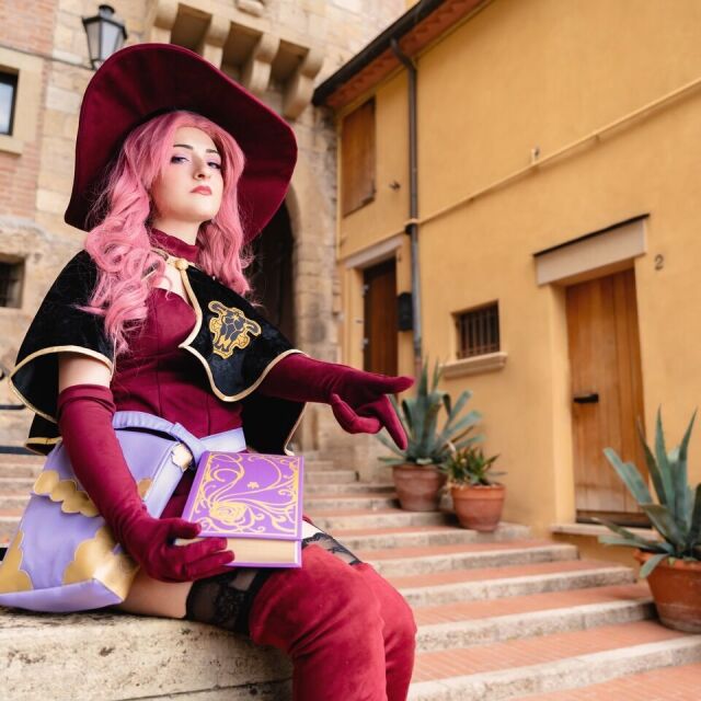 ~𝓭𝓮𝓼𝓽𝓲𝓷𝔂... 📸 @ultraparadise_ph 👗 @greycat.cos 📖 @arti_san.props 📍 @sanmarinophoto В тот день, когда