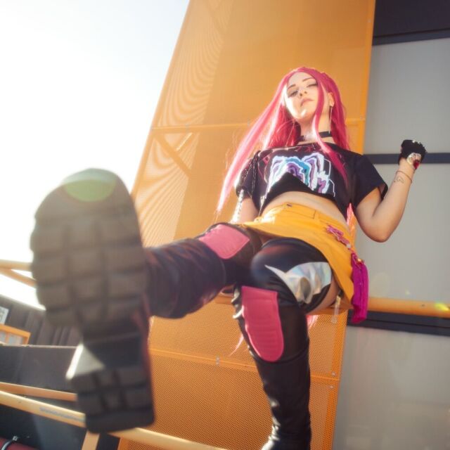Да, этому самолёту конец.🌟🩷 📸 @edmphoto_ #Мира #kpopdemonhunters #kpopdemonhunterscosplay #kpdm #мир
