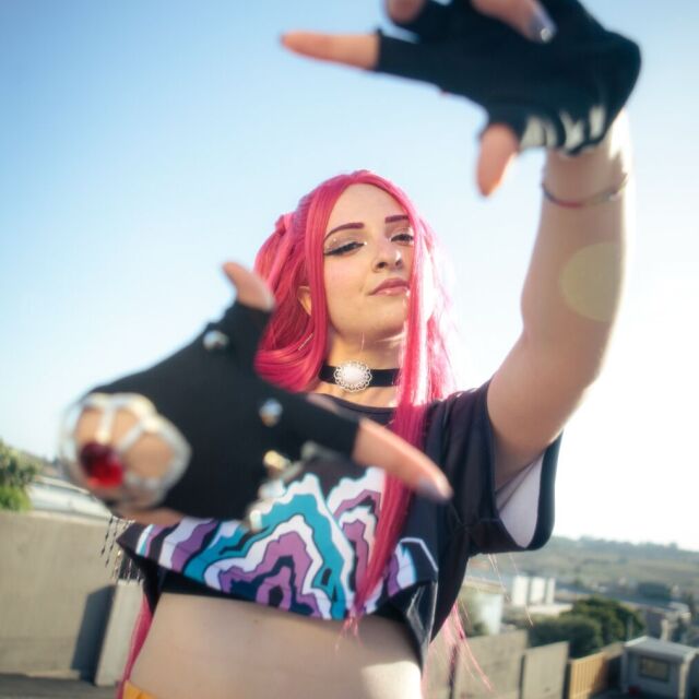 Фит-чек на мою napalm-эру.💖✨ 📸 @edmphoto_ #kpopdemonhunters #miracosplay #huntrix #huntrixcosplay