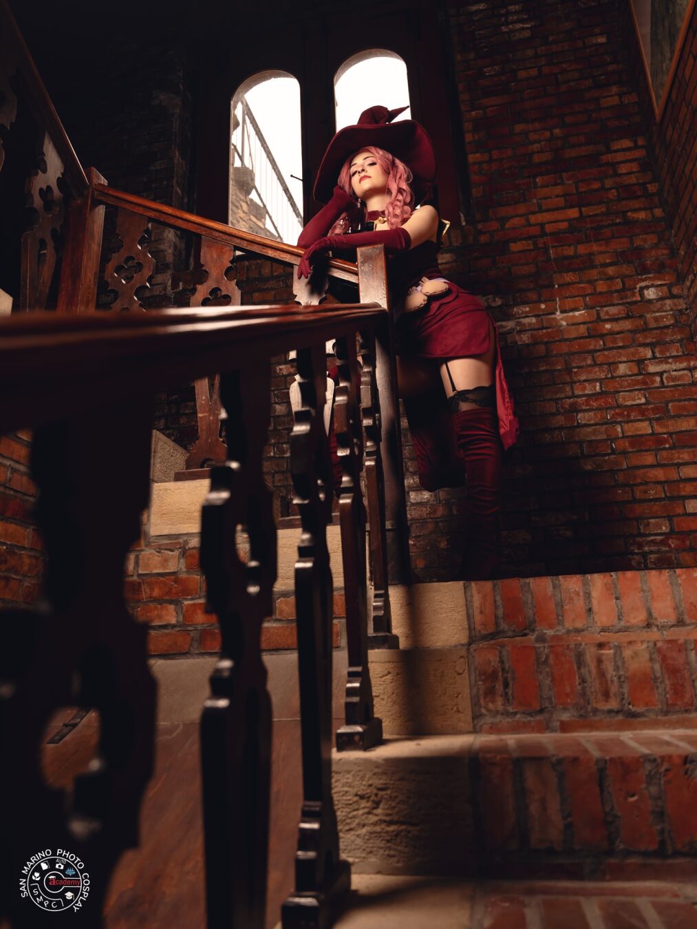Напиток всегда вкуснее, когда ты упорно потрудился.❤️‍🔥✨ 📸 @ultraparadise_ph 📍 @sanmarinophoto 🪡 👗 @greycat.atelier #ванессаэнотека #ванессаэнотекакосплей #blac