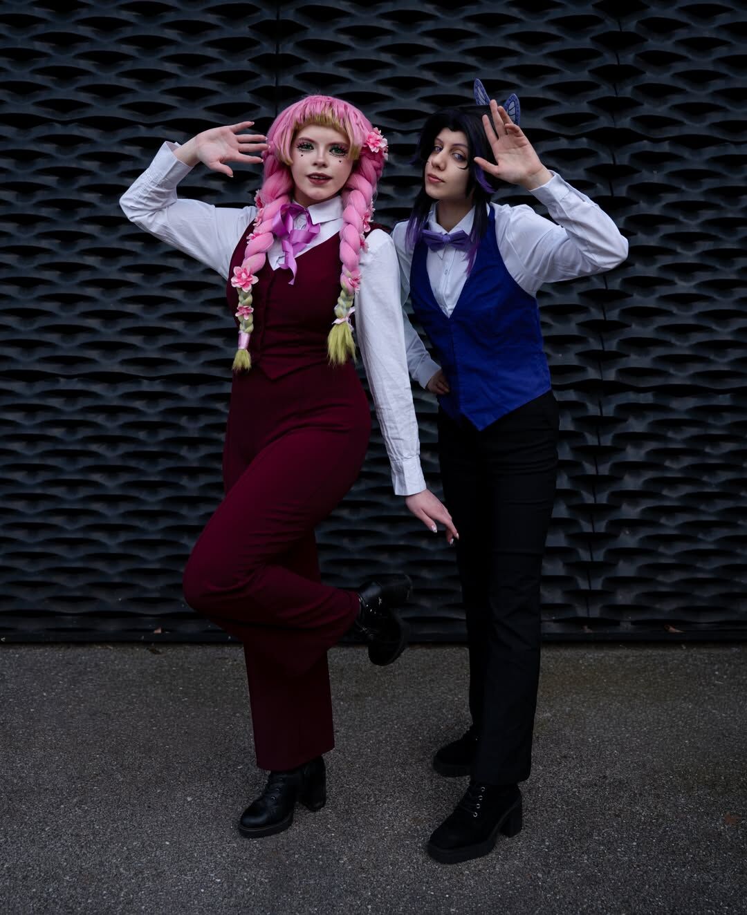 🌸[КАПШН]🦋 Персонажи: Мицури Канроджи и Шинобу Котё (Demon Slayer) 📸Фото: @_cherry_blossom_137 🎨Обработка: моя~ Теги: #мицуриишинобу #косплейшинобу #косплеймицур