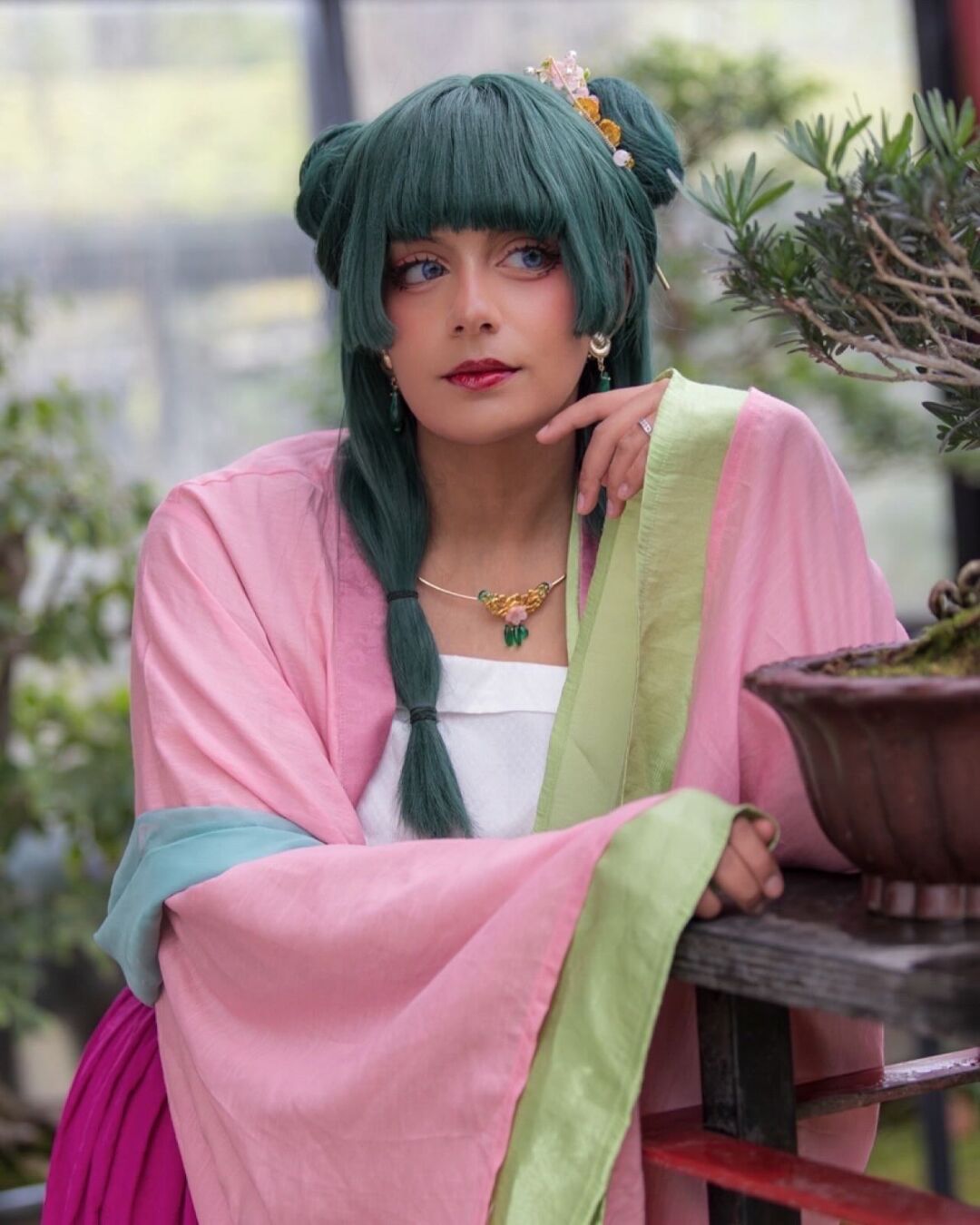 Маомао, The Apothecary Diaries 🌿 Второй сезон вышел! Наконец-то! Ждали? . Фото: @whitebob_photography Помощь: @milkyloli . . . . Теги: #маомао #theapothecarydia