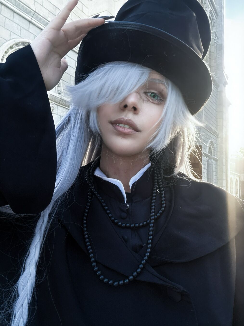 «У каждого из нас есть только одна душа. Береги свою» . . #blackbutler #undertaker #blackbutlercosplay #cosplay #kuroshitsuji undertakercosplay сиэль фантомхайв
