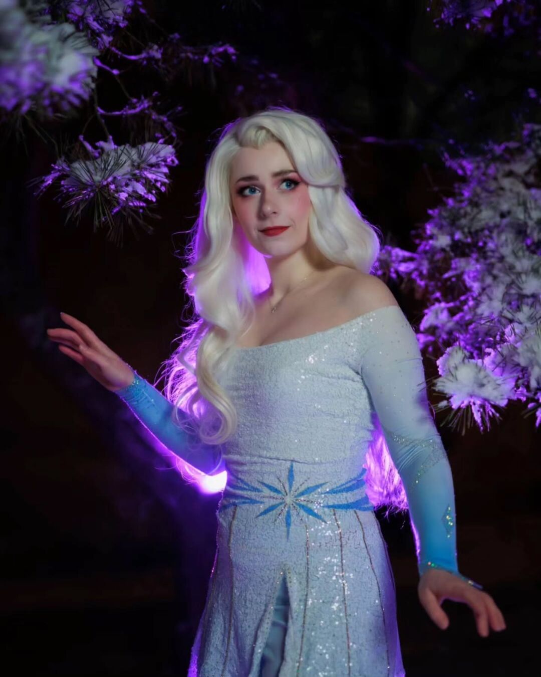 Каждый раз реву на этой сцене в фильме 🥹❄️ Она попала в самое сердце. Вся тревога, которую я чувствовала и до сих пор чувствую, откликнулась в её истории. Эльза
