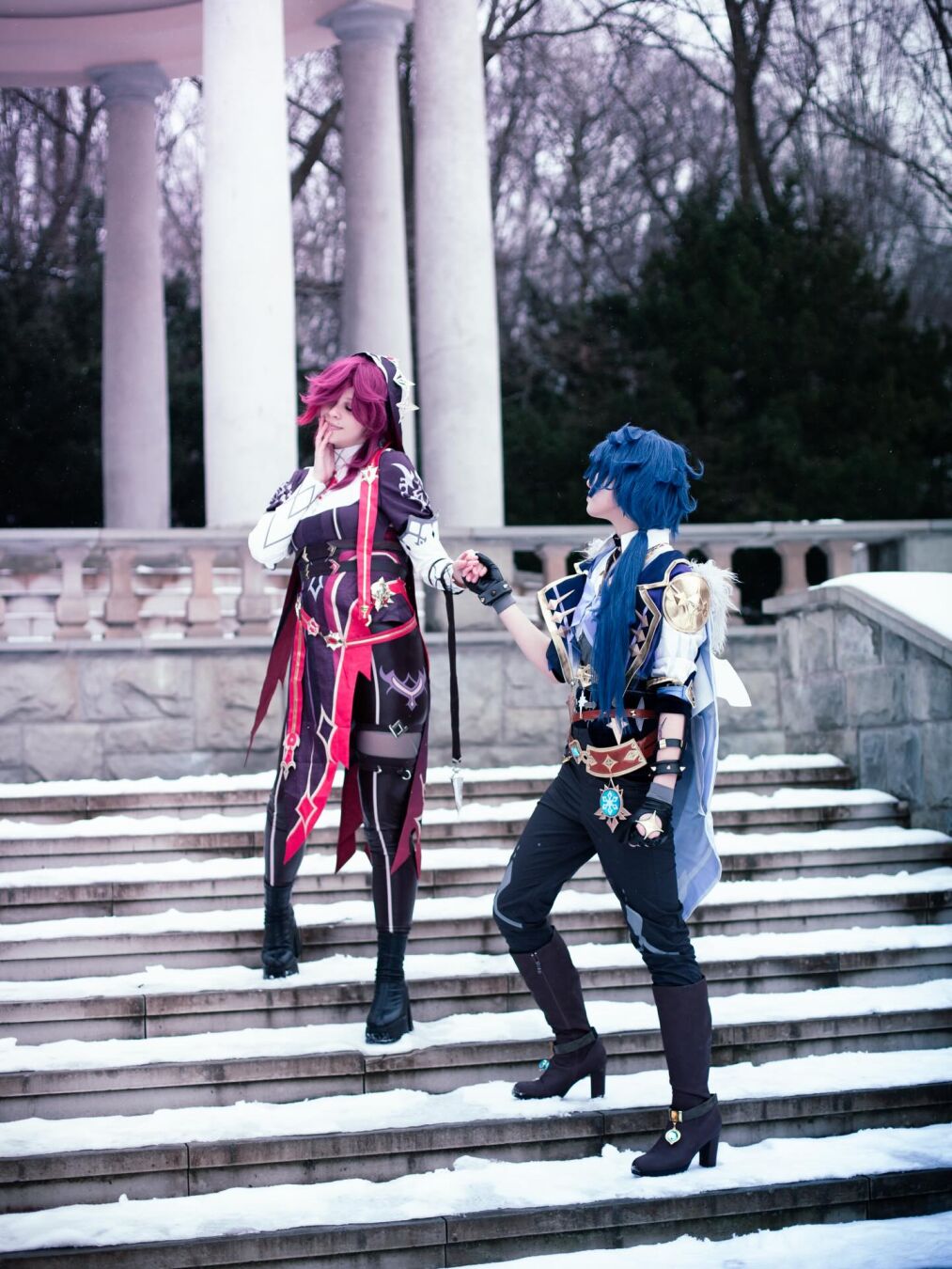 🗡️🥀Он приносит вино, она приносит грехи🥀🗡️ Фото/обработка: @kitgit.photo Каэя: @chleb_otaku Розария: @kurai_no_yume Костюмы: @dokidokicosplay_official Теги: #ка