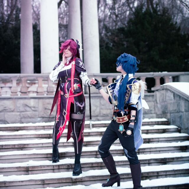🗡️🥀Он приносит вино, она приносит грехи🥀🗡️ Фото/обработка: @kitgit.photo Каэя: @chleb_otaku Розария: